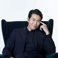 พ่อฟ้า​ รวัต