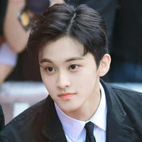Mark. pemilik bar