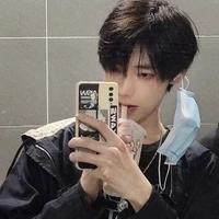 ดีเจ(เพื่อนนายเอก)