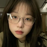 มิริน(นางเอก+ใส่แว่น)