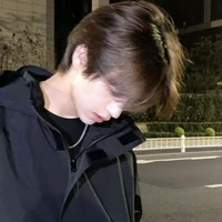 พัต🧚‍♀️  (เพื่อนพระเอก)