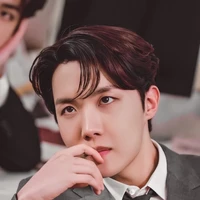 j​ hope(พระเอก)​