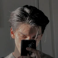 นาวิน •พระเอก•