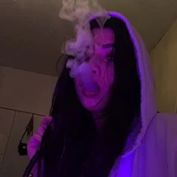hermana y  asistente (tambien autora)