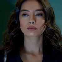 𝗚𝗹𝗼𝗿𝗶𝗮 𝗛𝗼𝗹𝗱𝗲𝗿