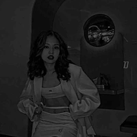 Jennie/Ms Kim