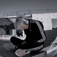 เกมส์ (เพื่อนพระเอก)