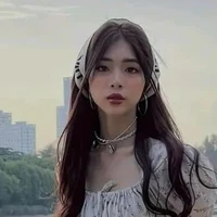 ลอร่า🥀(เพื่อนนางเอก)