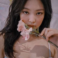 KIM JENNIE