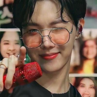 ✧༺♥༻✧
hoseok