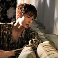 อาทิตย์(พระเอก)