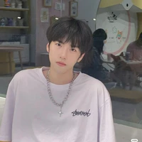 บาส(นายเอก)