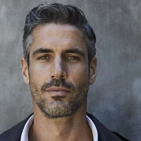 Alejando Rojas(padrastro de matias)