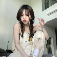 พลอยใส