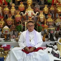 อาจารย์สุริกธรรมโม(อาจารย์นายเอก)