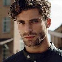 Noah Davis (irmão)24 anos( Otávio)