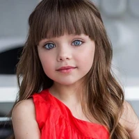 Sofia Davis romanof  ( Salvatore) 5 anos