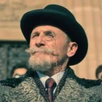 Sr.Reginald Hargreeves