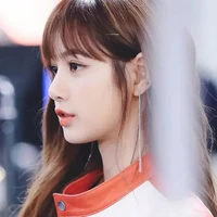 𝐴𝑙𝑖𝑐𝑒 𝑚𝑎𝑛𝑜𝑏𝑎𝑛