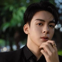 ธรรศภาคย์(พระเอก)