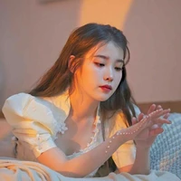 IU