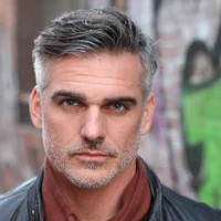 Pietro (pai da Sabrina)