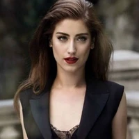 Olivia Davis( GF of Henry)