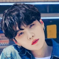 Min Yoongi (Alfa Dominante)