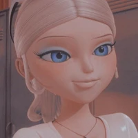 Chloe (the rich one)