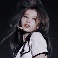 Sana(𝐦𝐢𝐧𝐭𝐨𝐳𝐤𝐢𝐬𝐧𒊹︎︎︎)