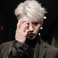 👑ลีวาย[ปิแอร์] เดเมียน(พระเอก)