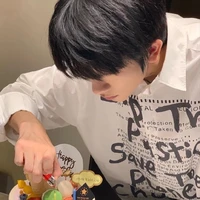 ฟีนิกซ์🕊️(น้องชายแท้ๆฟีสิกส์+เด็กทุน)
