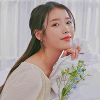 lee jieun/half vampire/half magician