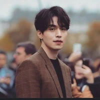ครอส์(พ่ออลิส+เจ้าของบรรณารัก)