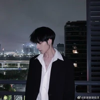 ลอย(บอดี้การ์ดพระเอก)