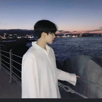 มาร์ค(พี่ชายนายเอก+พระรอง)