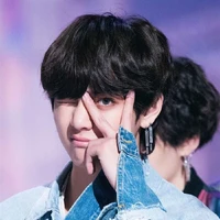 คิม แท ฮยอง (วี)