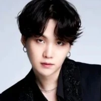 yoongi (suga)