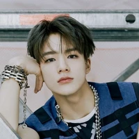 LEE JENO SBASTIAN⚫
