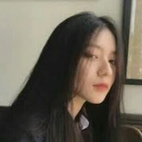 พลอย(พี่นางเอก)