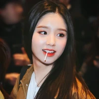 Nia Zahira Gabriela ( Anak angkat. )