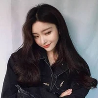 ควิน(นางเอก+เลขาพระนาง)