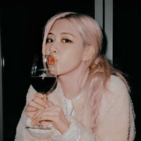 Rose Alexia Querllyxy