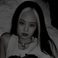 KIM JENNIE