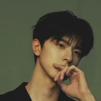 มาร์ค🍃 (อาจารย์+พี่ชายออสติน)