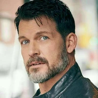 Arturo Bennett (Dad)