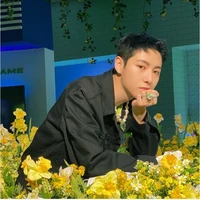 เหรินจวิ้น🍁🤨/พระเอก