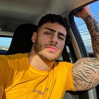 André