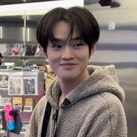 Park Chenle <kaka sepupu & temen jisung>