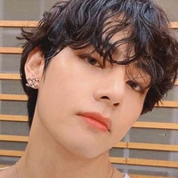วี/ แทคยอง
